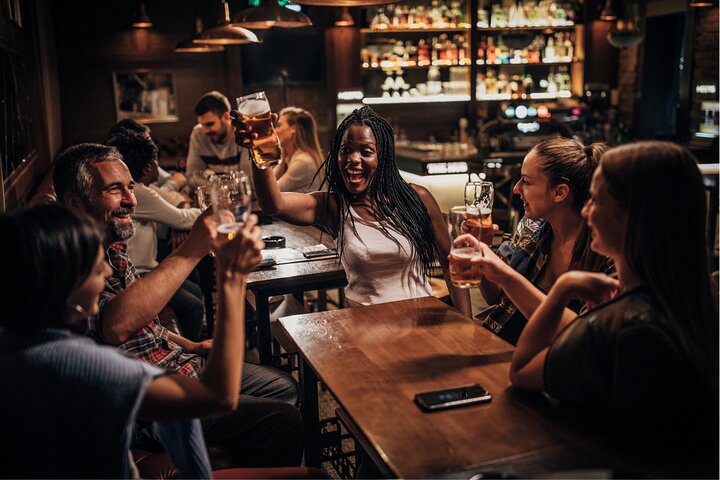 Bath by Night: Historic Pubs, Craft Ales, and Cocktails Walking Tour